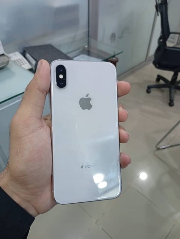 Iphone X 64 GB PTA Approved 1