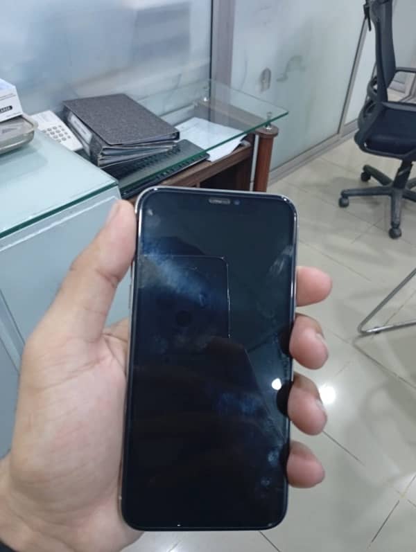 Iphone X 64 GB PTA Approved 3