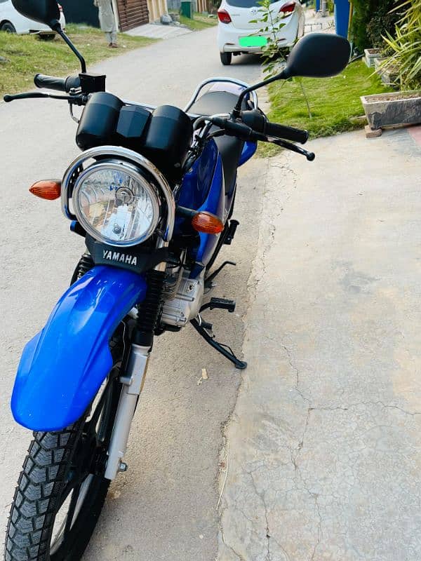 Yamaha YBR125G 4