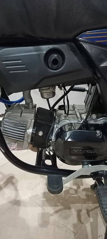 Honda CG 100cc 2023 lush bike for sale 4