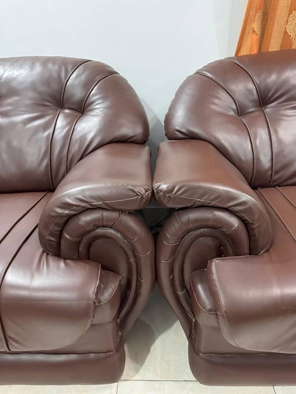 5-Seater Leather Sofa Set - Rs 22,000 5