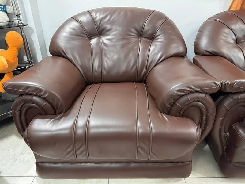 5-Seater Leather Sofa Set - Rs 22,000 8