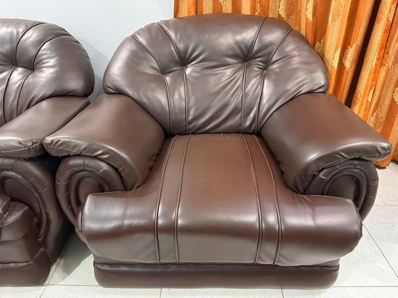 5-Seater Leather Sofa Set - Rs 22,000 9