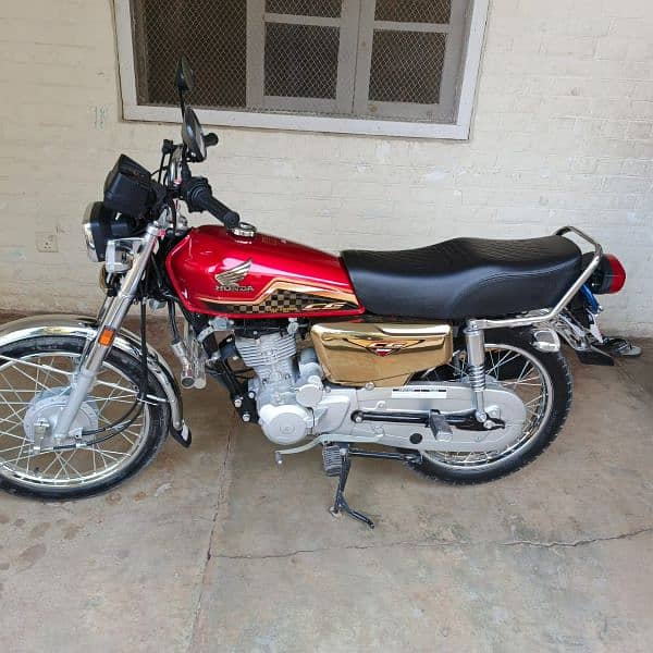 Gold Edition Honda 125 lush condition 0