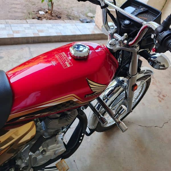 Gold Edition Honda 125 lush condition 8