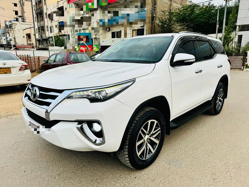 Toyota Fortuner 2017 V 2