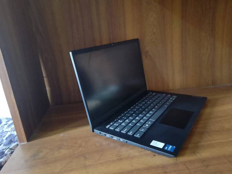 Lenovo v14 i5 12gen 3