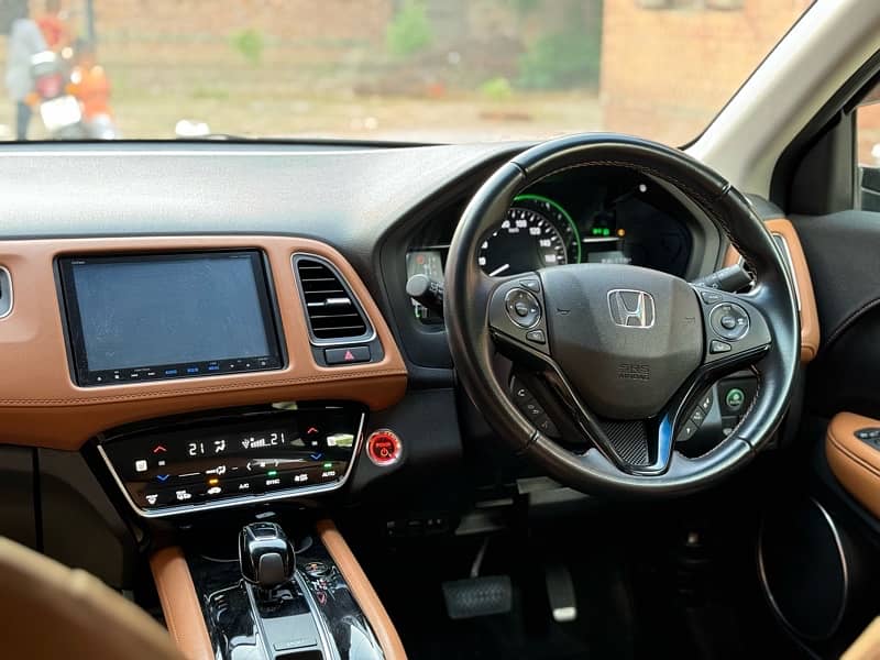 Honda Vezel 2018 / 2024 Model Z SENSING 11