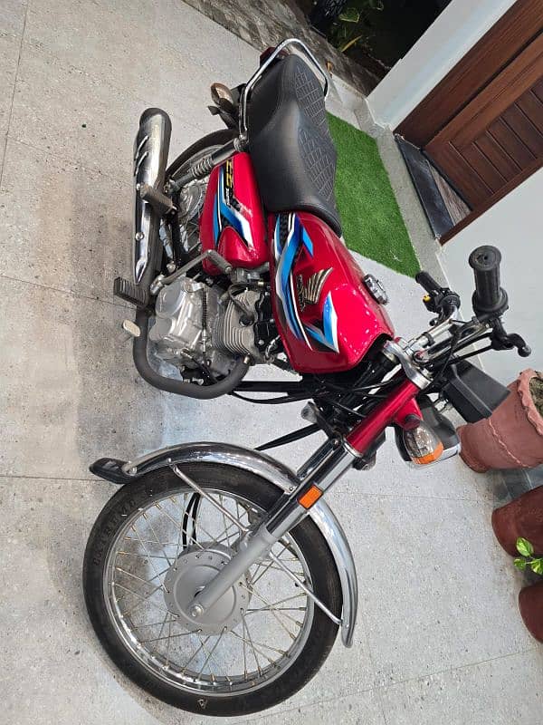 honda 125 Model 2024 Only (2500) KM Ised 2