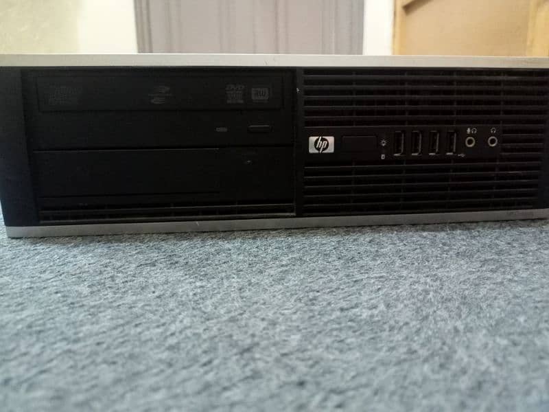 HP Compaq 8000 Elite Small Form Factor Desktop PC. 0