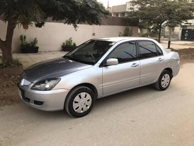 Mitsubishi Lancer 2005 GLX Automatic 2