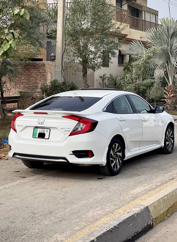 Honda Civic Oriel 2017 4