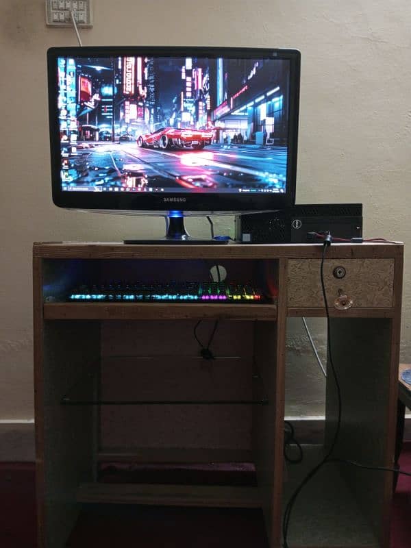 Desktop Setup with Samsung B2330H(23 inch) LED Monitor and with table 1