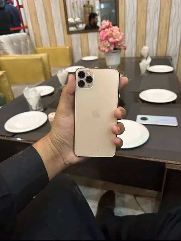 iphone 11pro max 64gb non pta urgent sale fixed rate 0