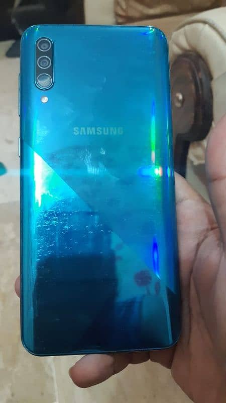 Samsung galaxy A30s 4