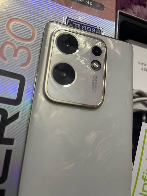 infinix Zero 30 White 5