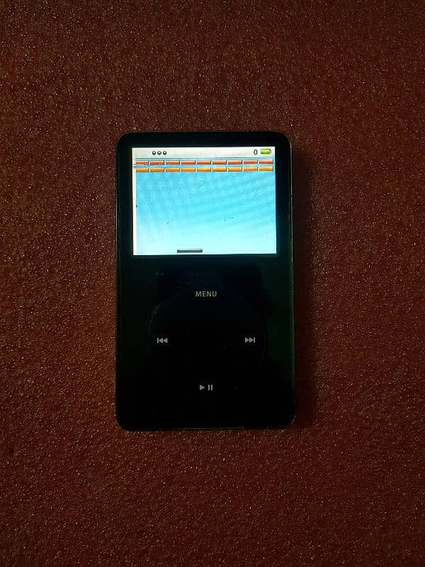 Ipod Classic With Accessories. 0