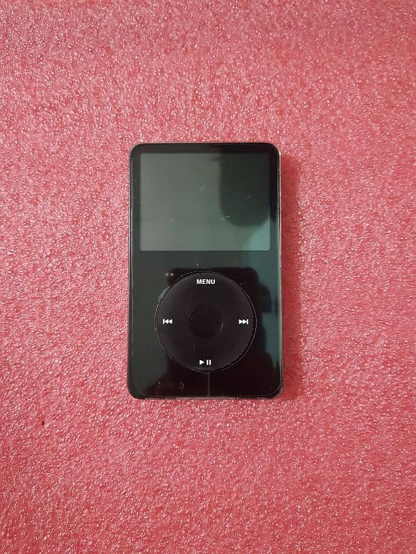 Ipod Classic With Accessories. 1