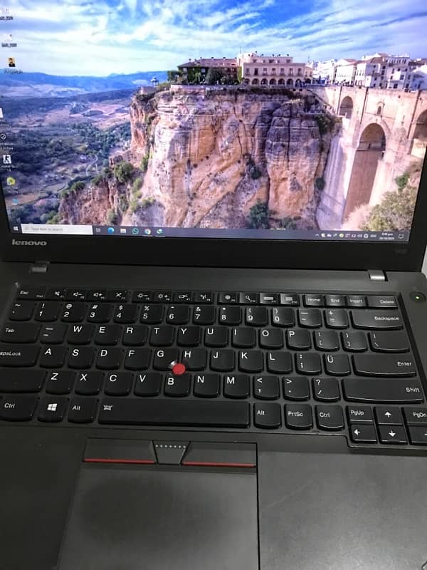 Laptop for sale. 3