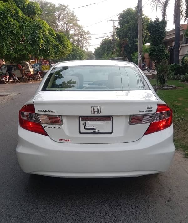 Honda Civic VTi 2013 1