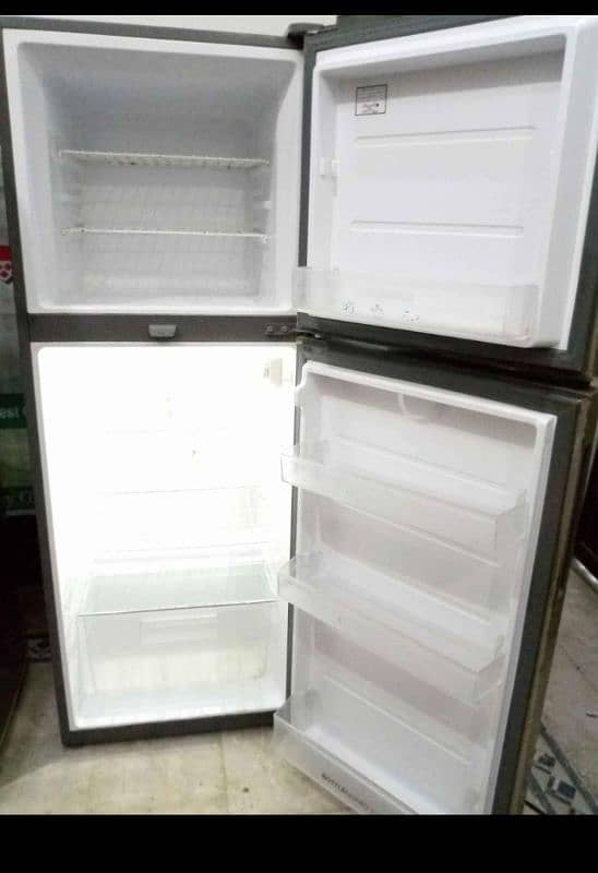 haier fridge in original condition 0