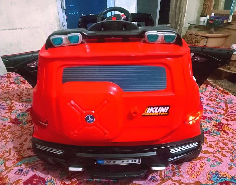 KIDS imported electric jeep car excellent condition with remotecontrol 1