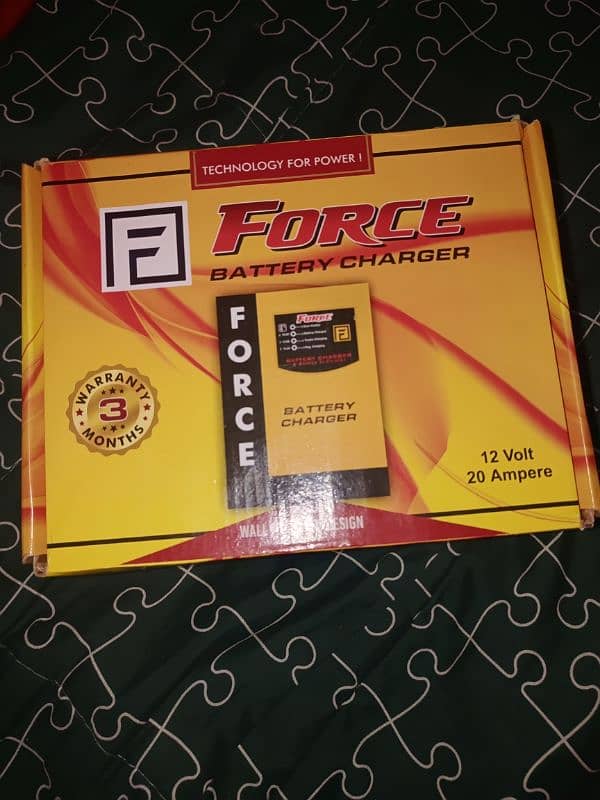 Force 20 amp 12 volt Automatic bettry charger condition like new 2