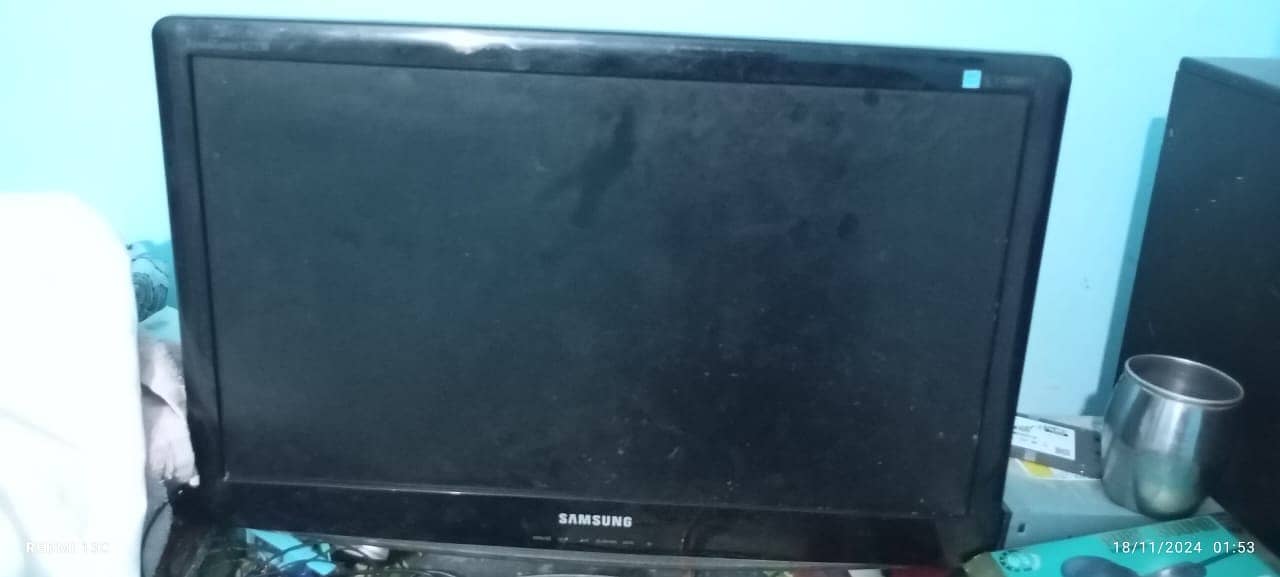 samsung 24 inch LCD 2