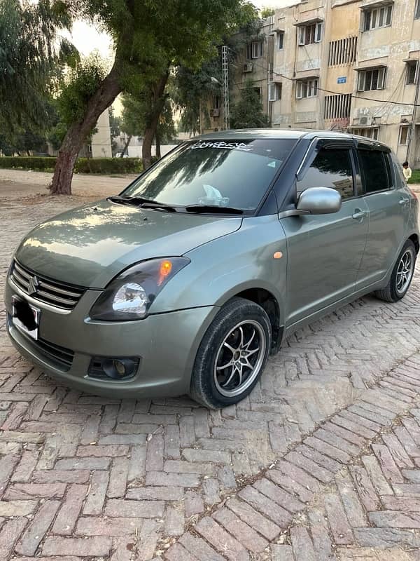 SUZUKI SWIFT DLX 2012/13 1