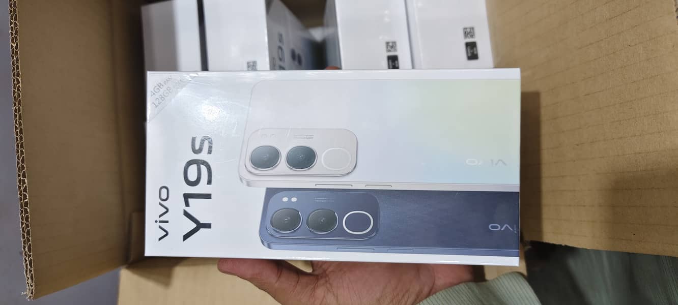 vivo y19s 4+4/128 new model box pack one year warranty 1