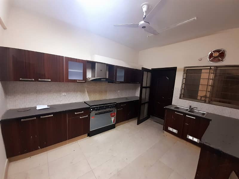 3 Bed DD Luxury Apartment Available For Sale In Askari 5 Sector KARACHI 13