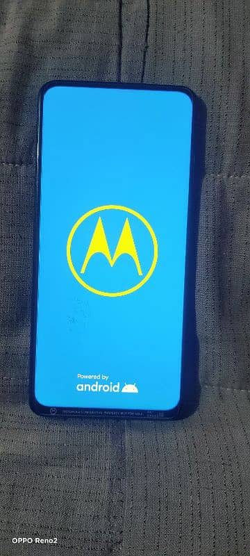 Motorola One hyper 1