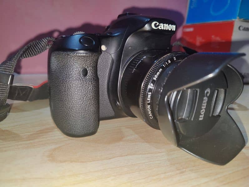 CANON 60D JAPAN WITH ORIGINAL BOX ACCESSORIES AND BRAND NEW FLASH GUN 4