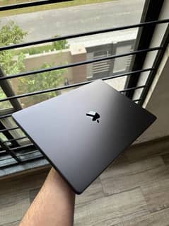 MacBook Pro M3 Pro 16 inch