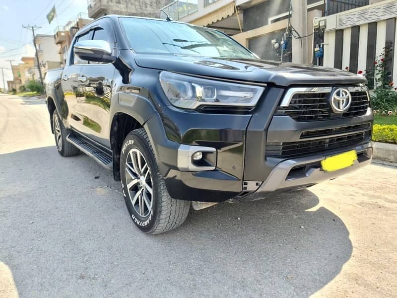 Toyota Hilux 2018 Revo 2.8 D4D Genuine Low Mileage 1