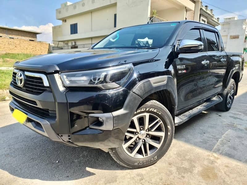 Toyota Hilux 2018 Revo 2.8 D4D Genuine Low Mileage 2