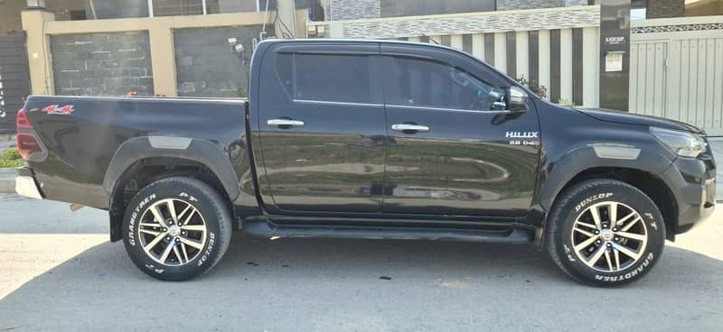 Toyota Hilux 2018 Revo 2.8 D4D Genuine Low Mileage 3