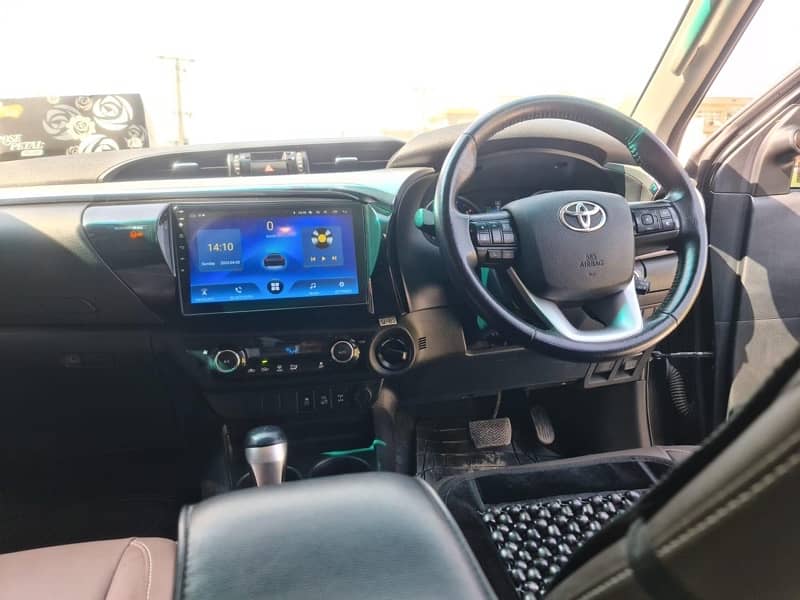 Toyota Hilux 2018 Revo 2.8 D4D Genuine Low Mileage 13