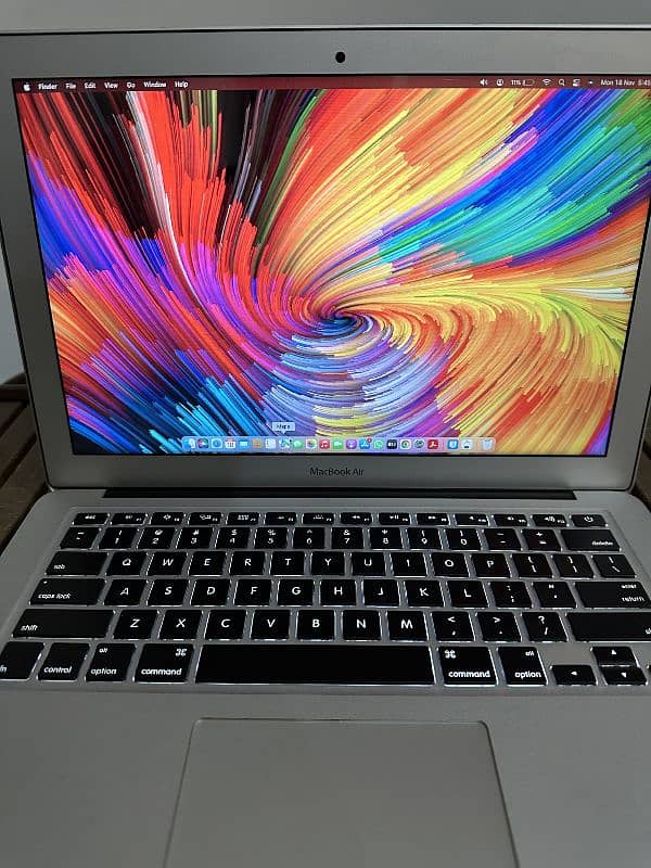 Apple MacBook Air 2017 8gb 256gb Intel Core i5 turbo boost upto 2.9GHz 9