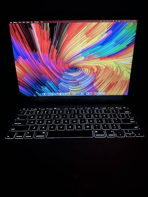 Apple MacBook Air 2017 8gb 256gb Intel Core i5 turbo boost upto 2.9GHz 11