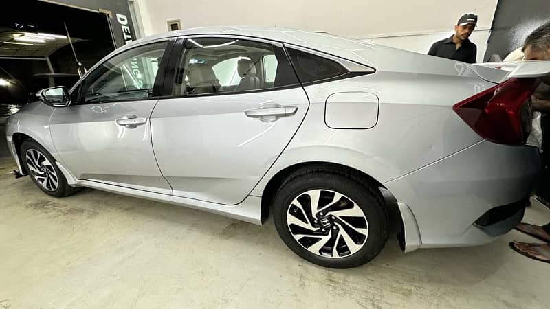 Honda Civic Oriel 2017 5