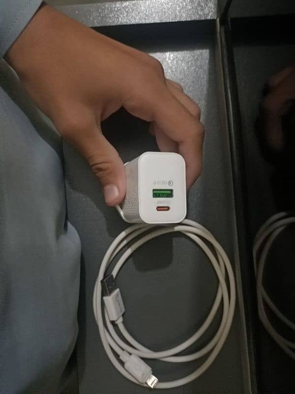 iPhone 13 orignal charger 1