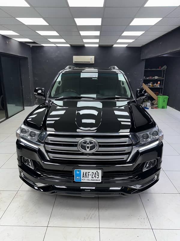 Toyota Land Cruiser 2013 10