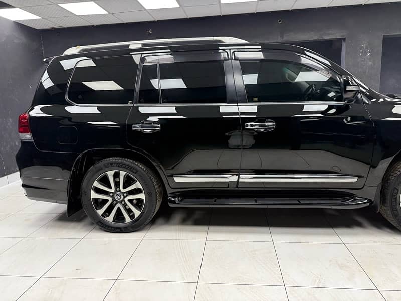 Toyota Land Cruiser 2013 12