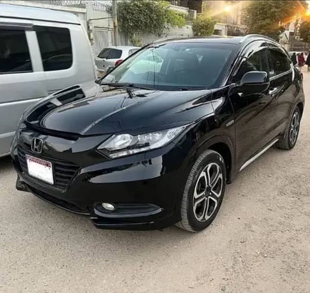 Honda Vezel 2014 ( gud condition car ) 1