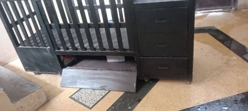 "Baby Cot in Excellent Condition for Sale" 2. "High-Quality 3