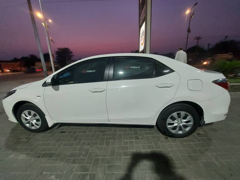 Toyota Corolla GLI 2020 Super white 1300 cc Automatic 9