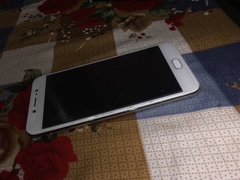 vivo Y67 4/32 urgent sale 0