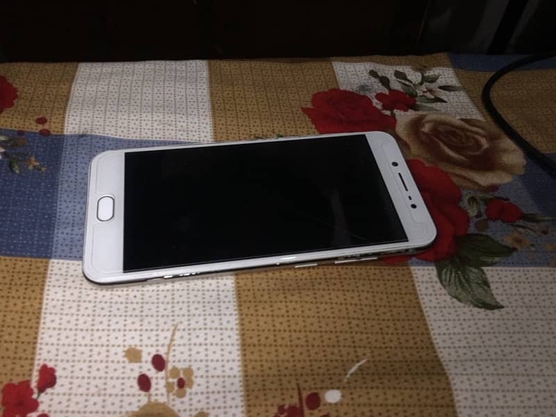 vivo Y67 4/32 urgent sale 1