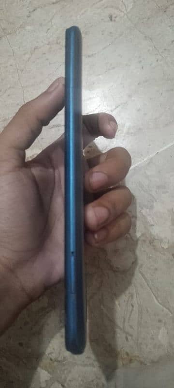 Infinix hot 11 play Ram:3 Rom:32 5